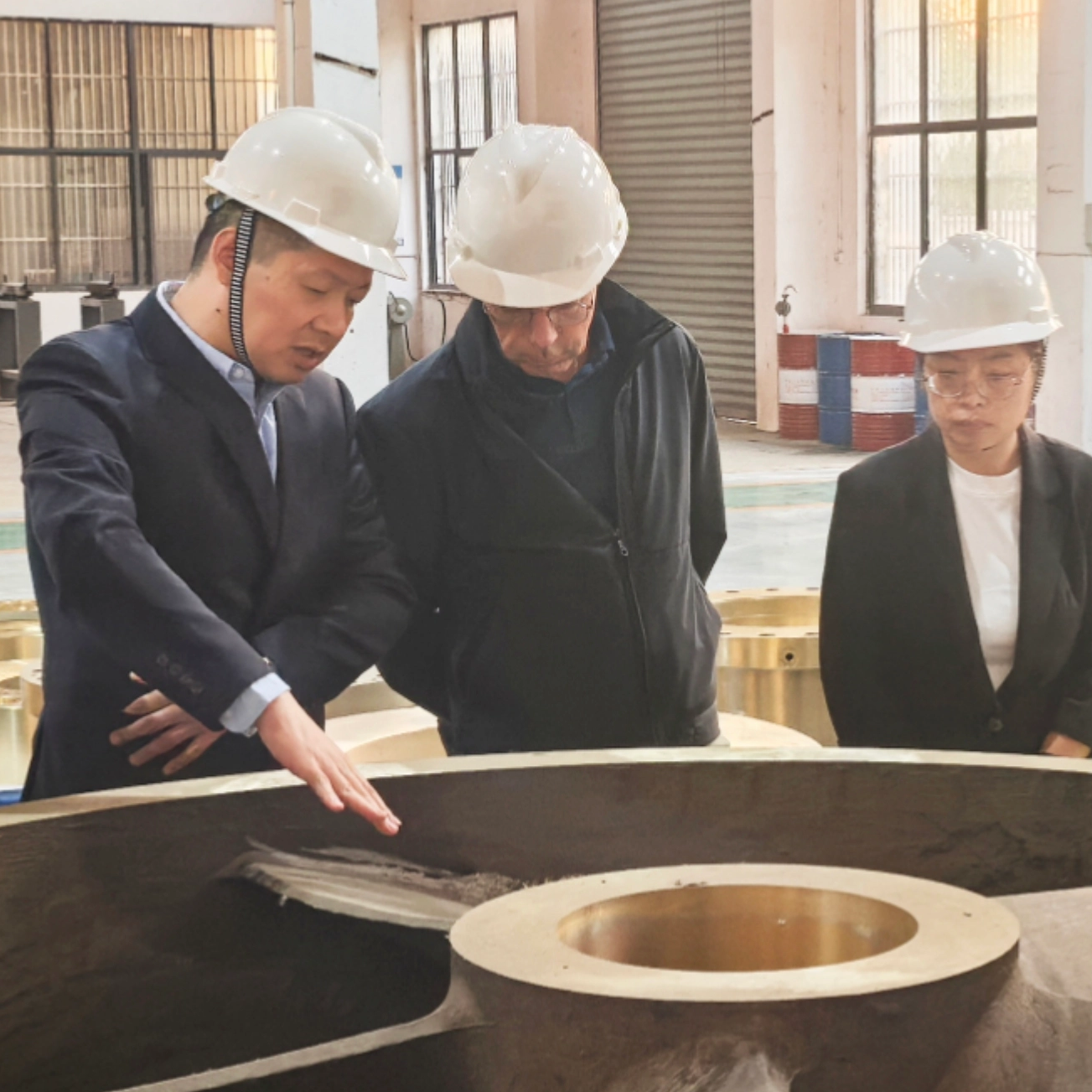 El Sr. Bernd Bertram, vicepresidente del negocio de propulsión Marine Power Wartsila, y su equipo visitaron Zhenjiang Jinye Propeller Co., ltd el 7 de noviembre de 2024.